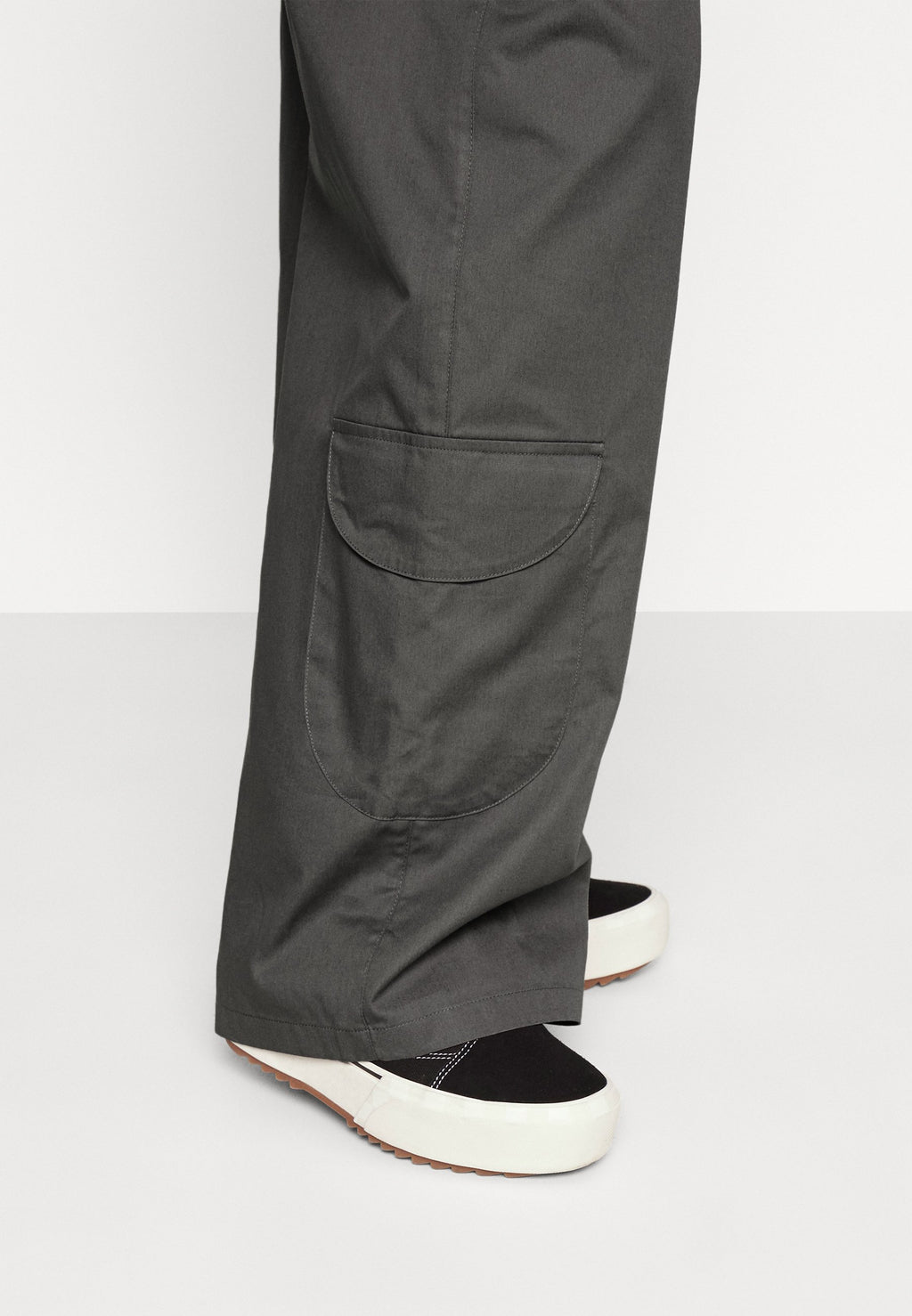 Nicki Studios WIDE LEG POCKET PANTS
