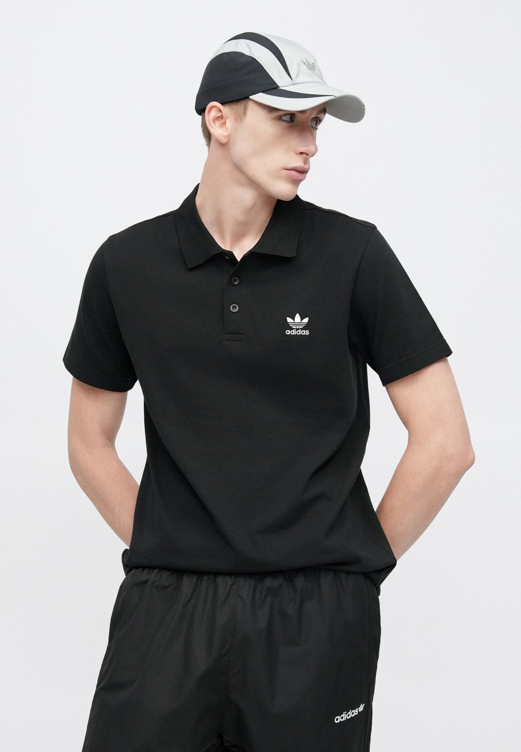 adidas Originals SANTIAGO