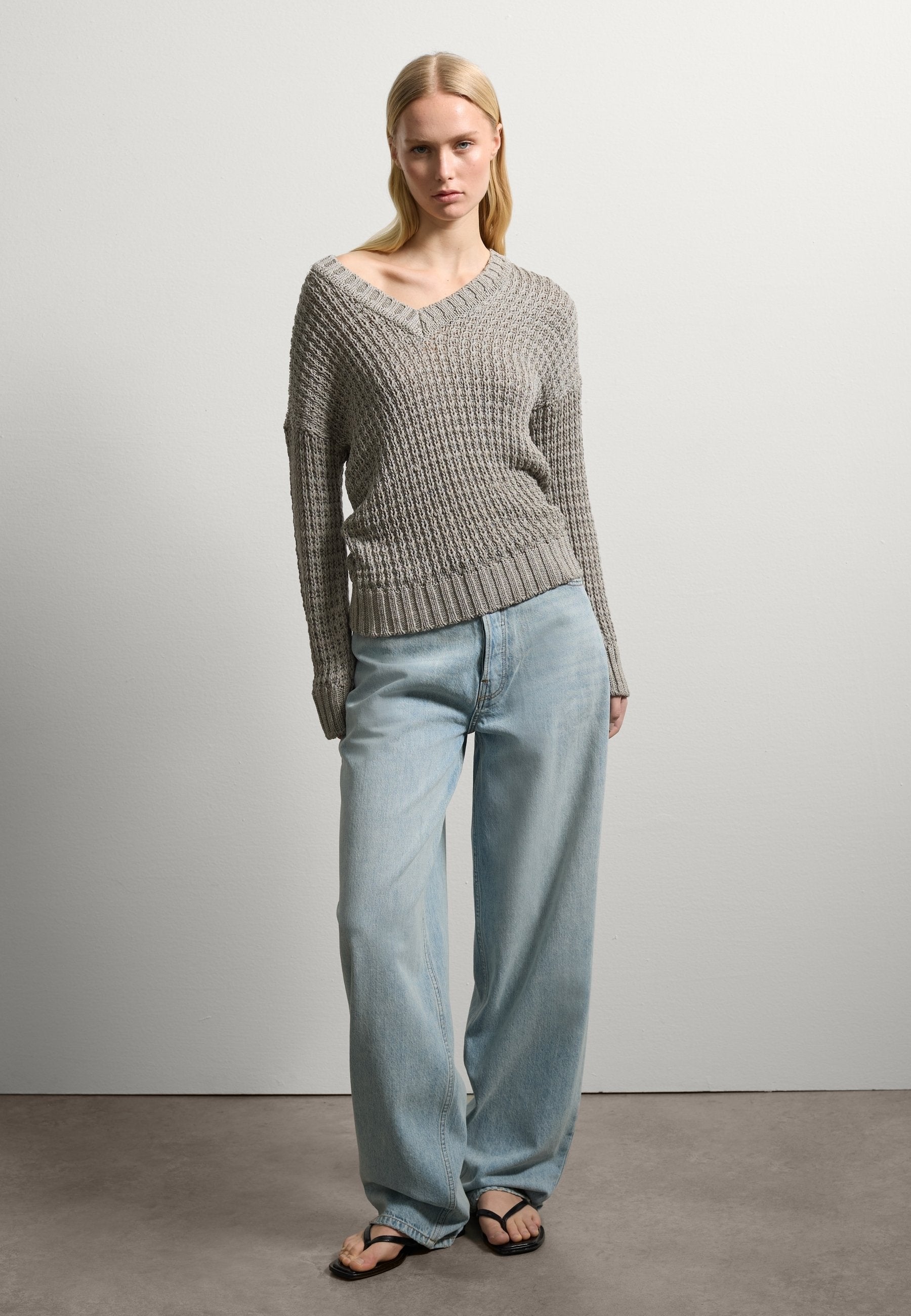 Stefanel  V NECK.