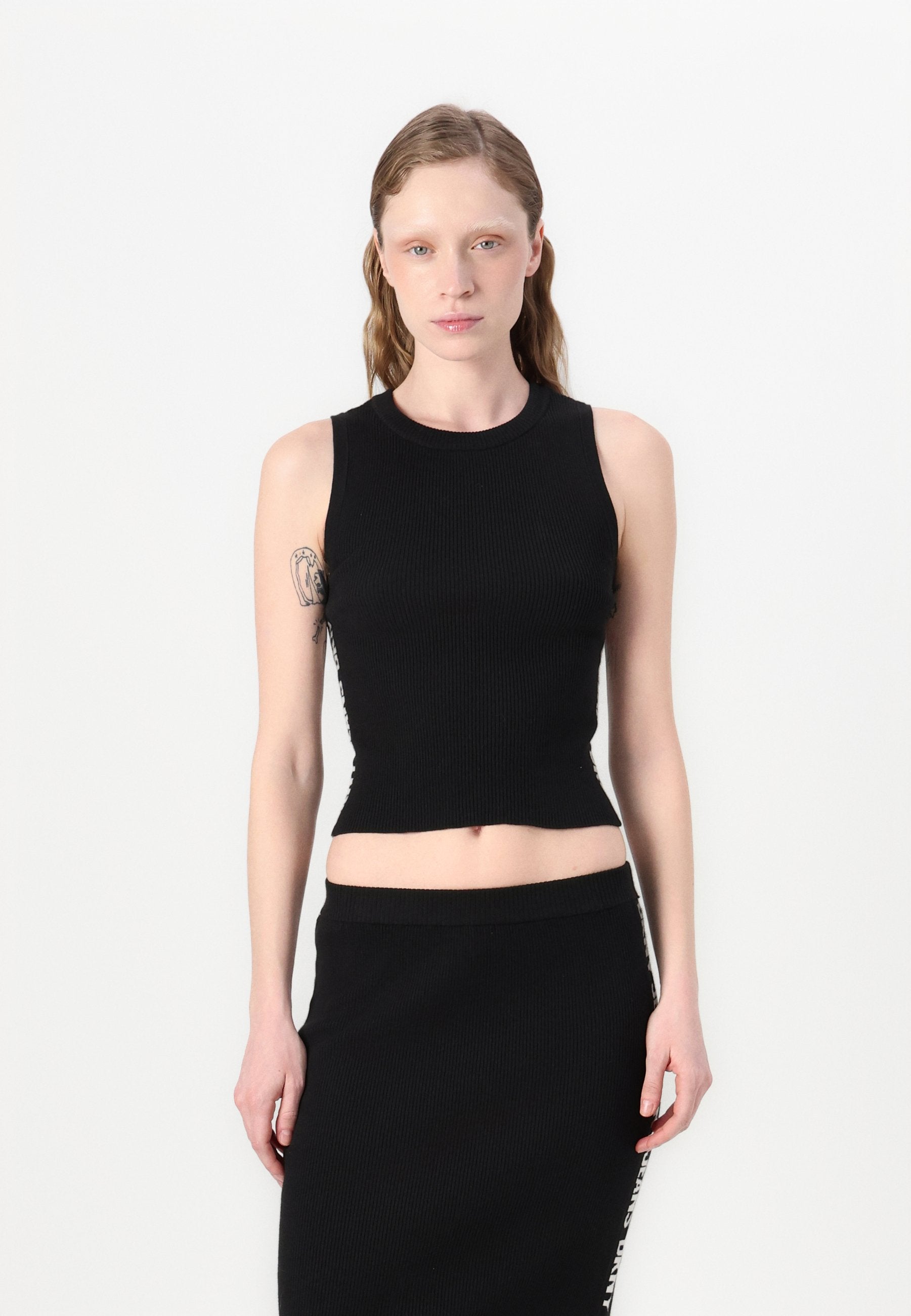 DKNY SIDE LOGO TANK CREW NECK