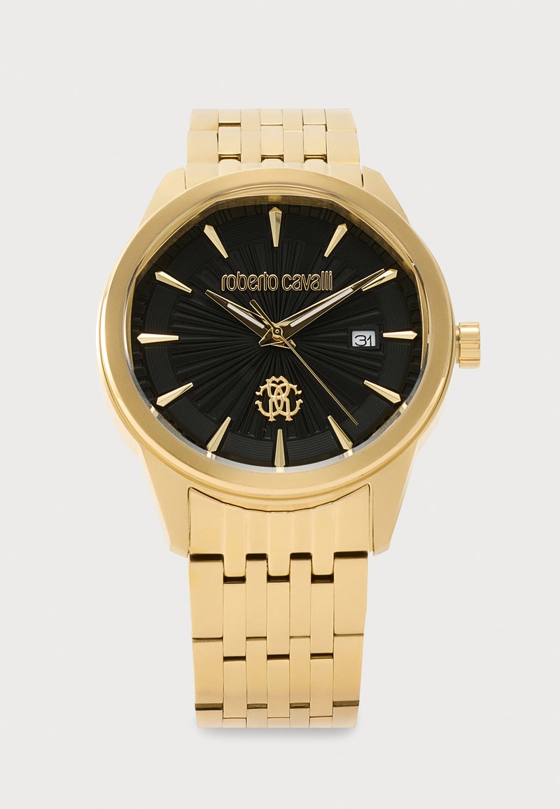 Goldene Armbanduhr mit schwarzem Zifferblatt, goldenen Stundenmarkierungen, Datumsfenster bei 3 Uhr und Roberto Cavalli Logo auf dem Zifferblatt mit Gliederarmband aus Metall.