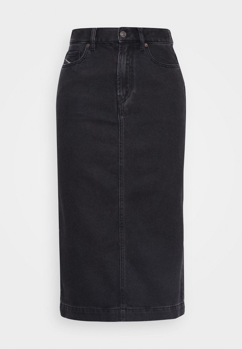 Schwarzer Jeansrock, knielang, mit geradem Schnitt, erhältlich mit einer vorderen Knopfleiste, Gürtelschlaufen und dezenten Nahtdetails.