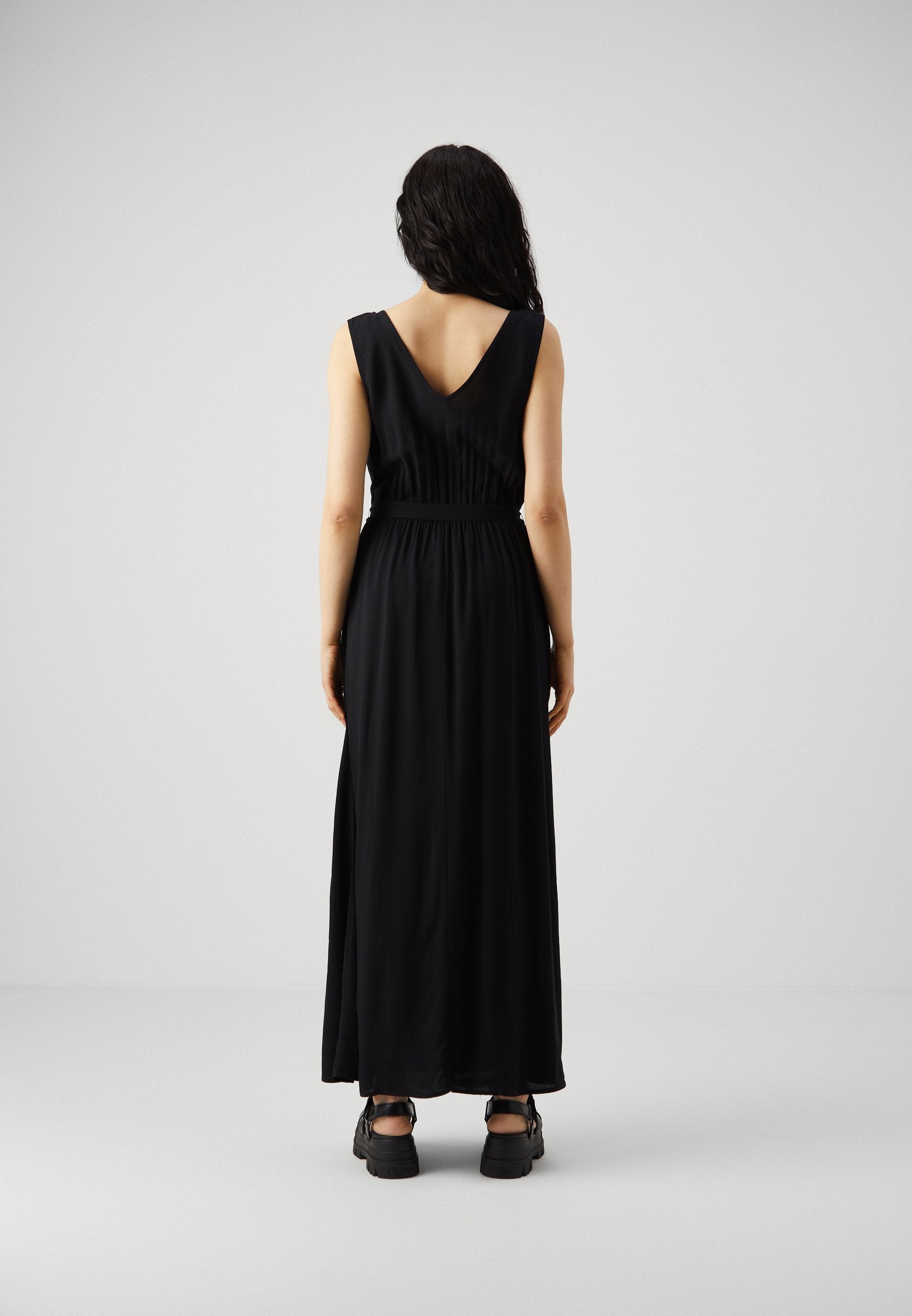 ONLNOVA LIFE FIA ANKLE DRESS Media 4