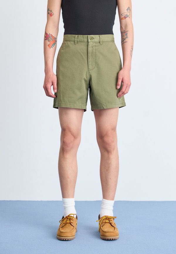 Nike Sportswear CLUB WASH SHORT - Shorts - medium olive
