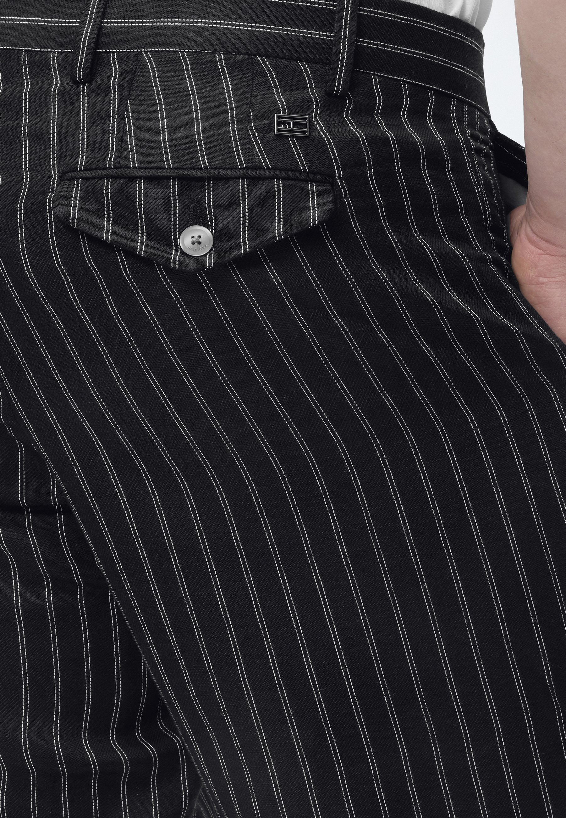 LINEN BLEND RELAXED TROUSERS Media 6