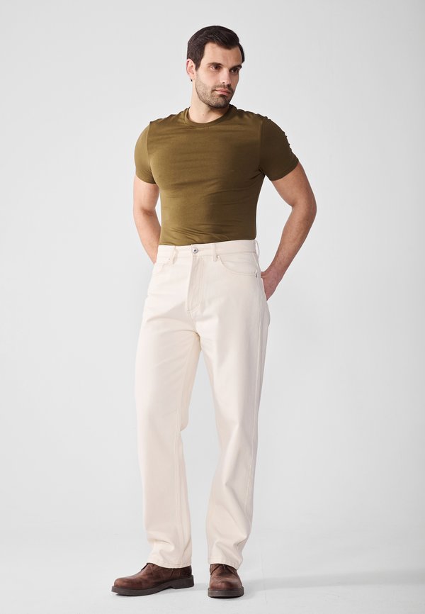 Pier One by Zalando