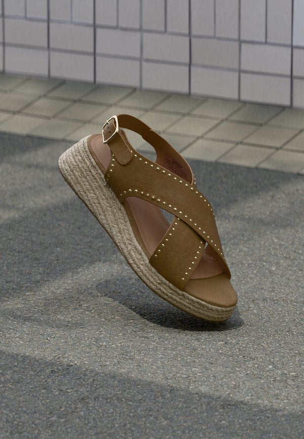 ONLY SHOES by Zalando ONLMINERVA STUDS CROSS STRAP