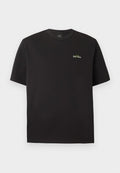 Schwarzes Kurzarm-T-Shirt mit Rundhalsausschnitt und kleinem weißen und grünen "Paul Smith"-Logo auf der linken Brust.