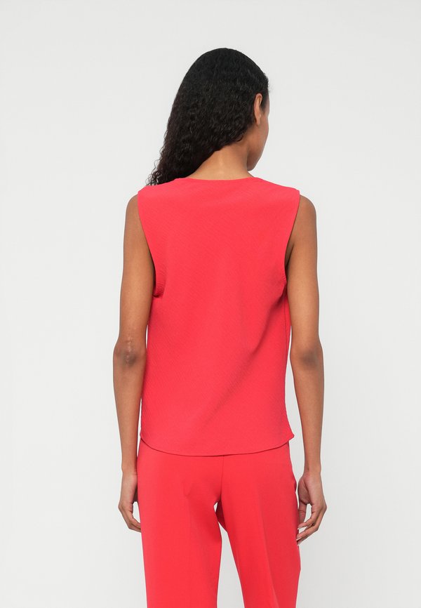 DKNY