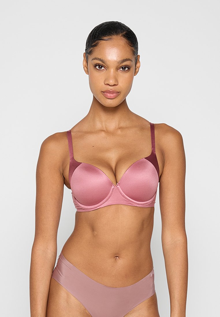 Triumph BODY MAKE-UP SOFT TOUCH WP EX