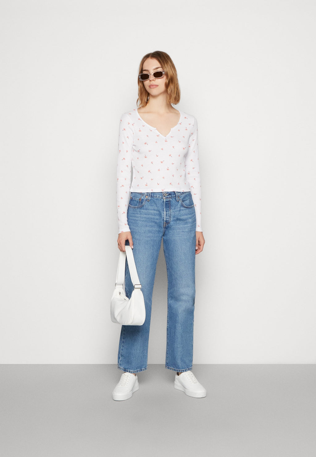 Hollister Co. NOTCH NECK