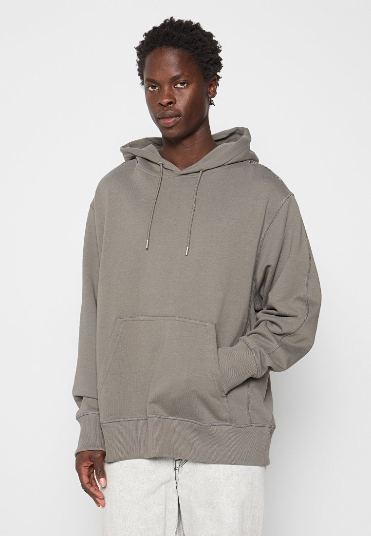 Études RELAXED FIT