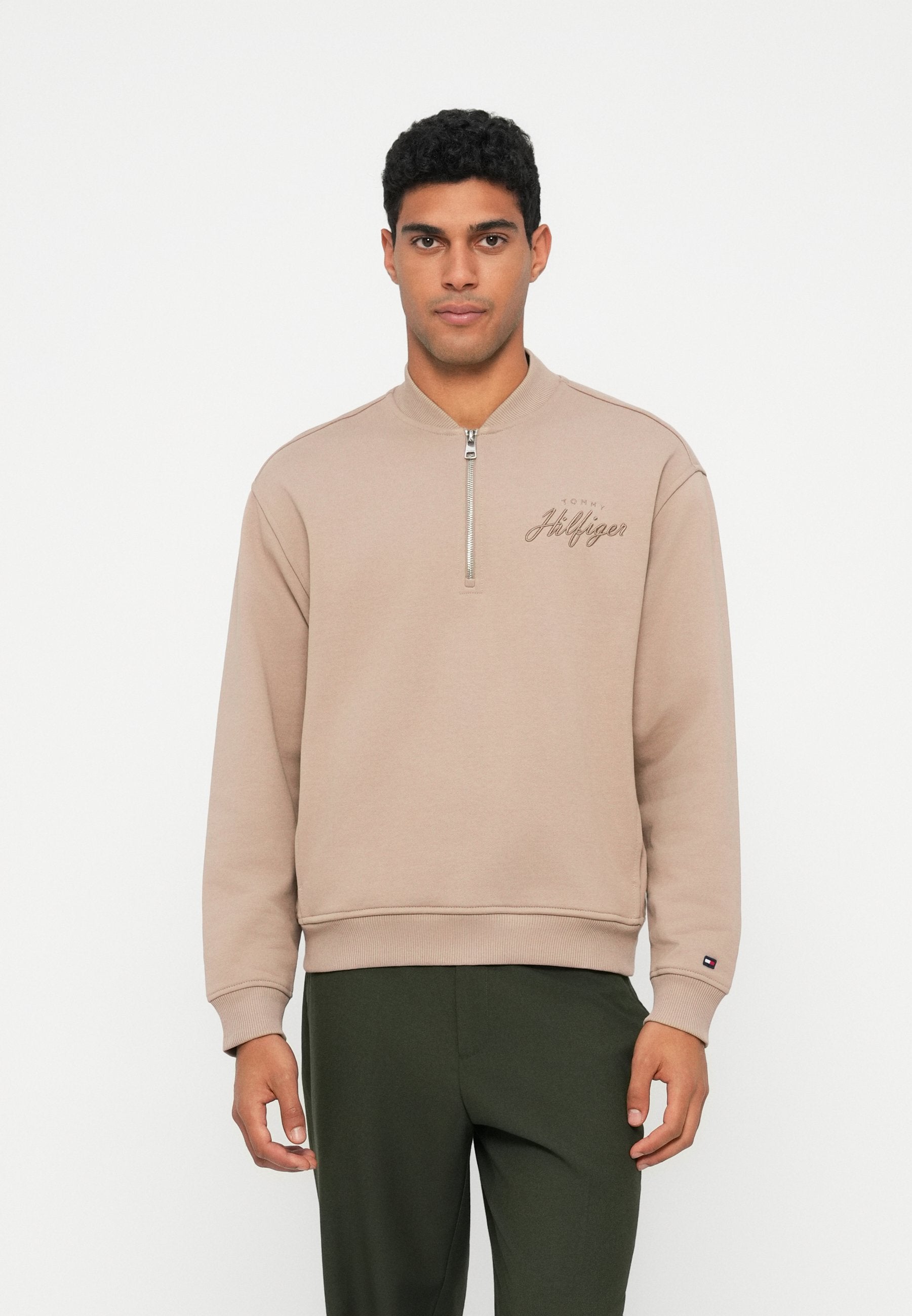 BASEBALL COLLAR QUARTER-ZIP JUMPER Media 3