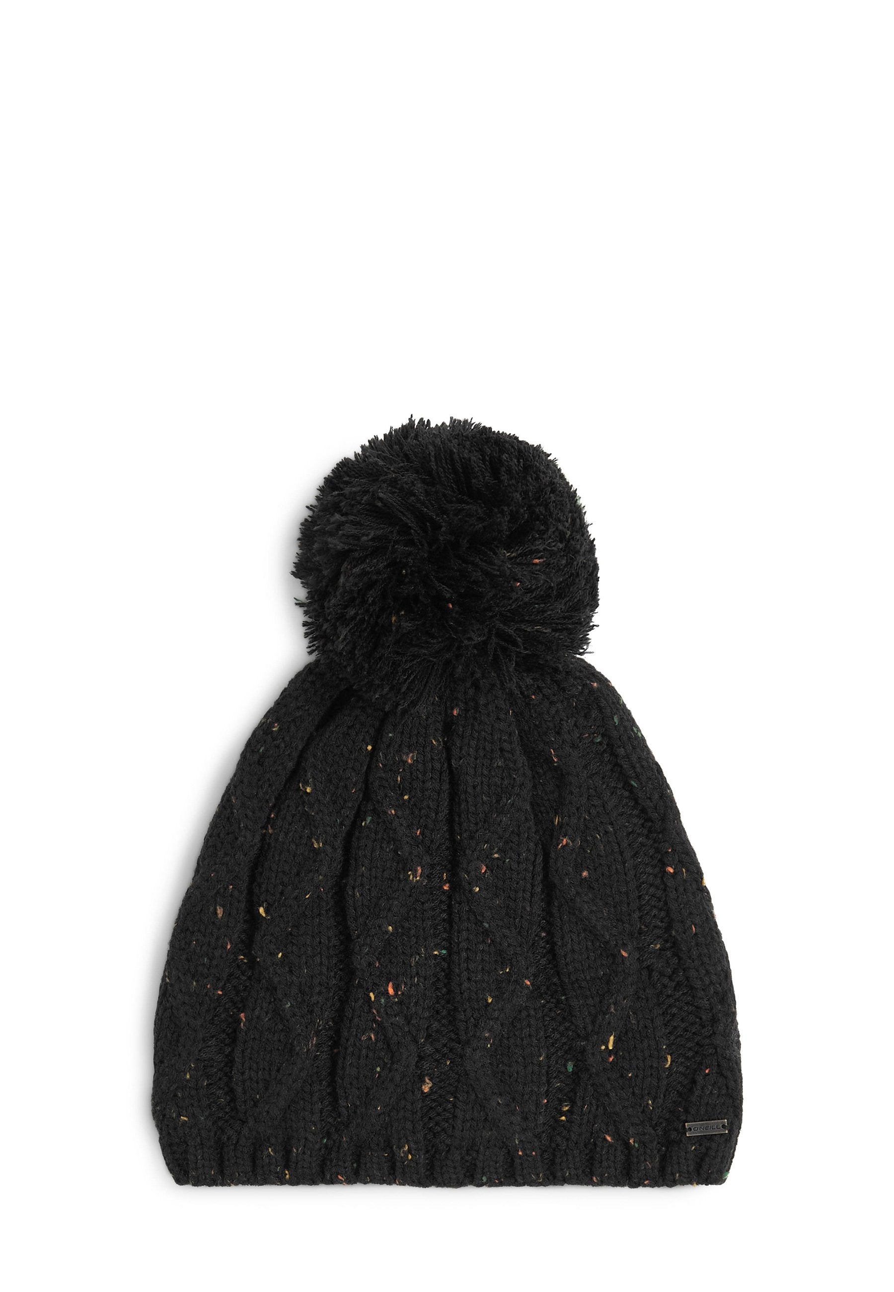 Schwarze Strickmütze mit einem großen Pompon oben, mit einem strukturierten Kabelmuster und bunten Spritzern im gesamten Stoff.