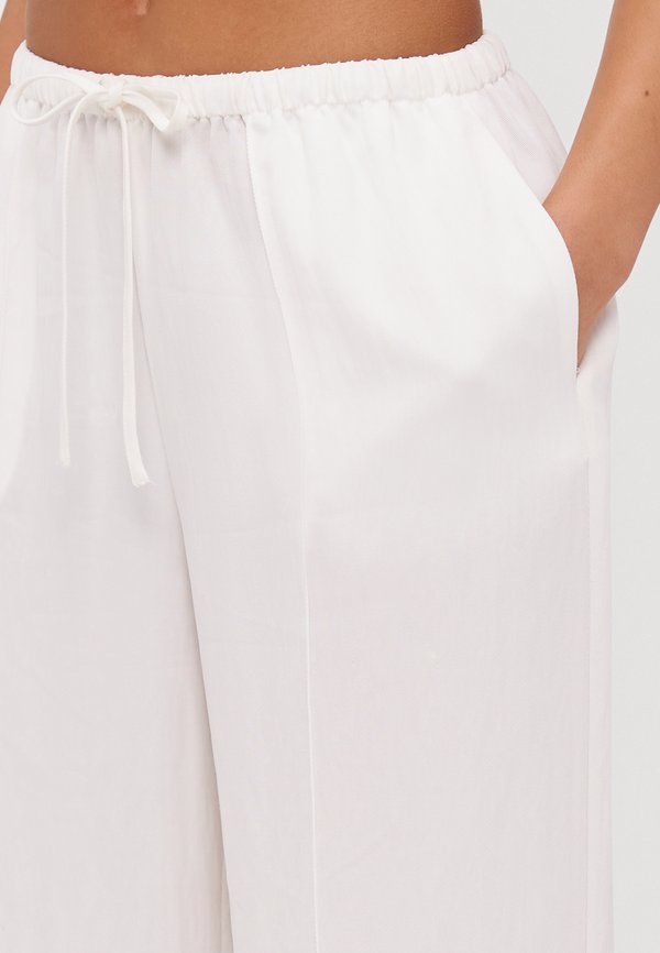 Gina Tricot Petite RELAXED WIDE TROUSERS