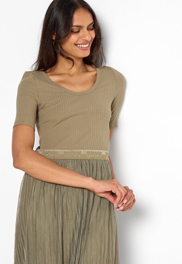 DKNY