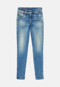 Blaue, ausgewaschene Skinny Jeans mit Knopf- und Reißverschluss, Fronttaschen und dezenten Used-Effekten an den Oberschenkeln.