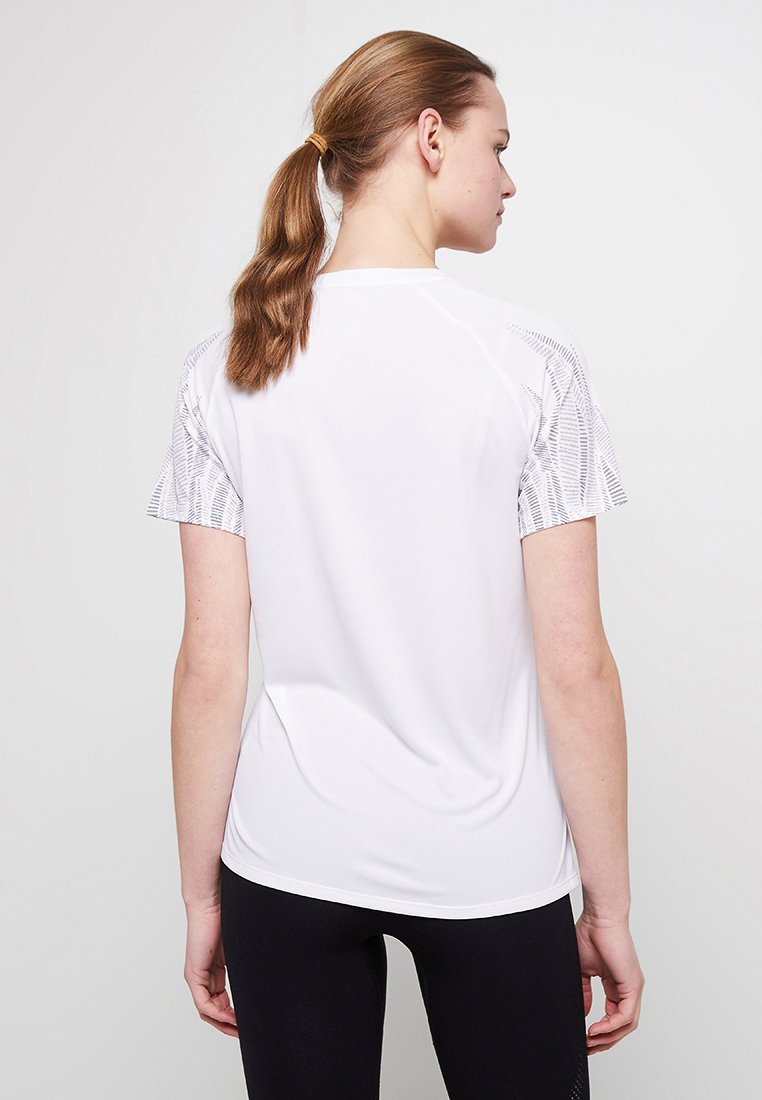 ODLO  ESSENTIAL