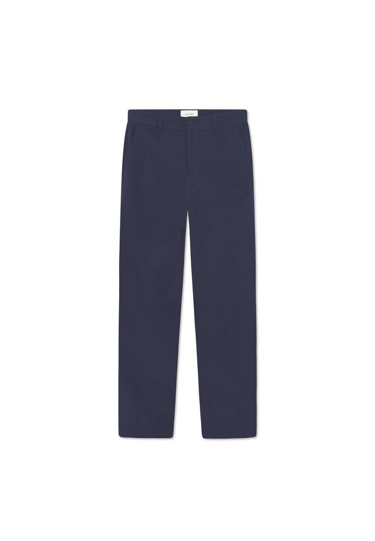 Marineblaue Hose mit geradem Bein, ausgestattet mit zwei vorderen Taschen und einem Reißverschluss. Aus glattem, leichtem Stoff gefertigt.