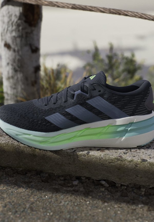 adidas Performance ADISTAR 4
