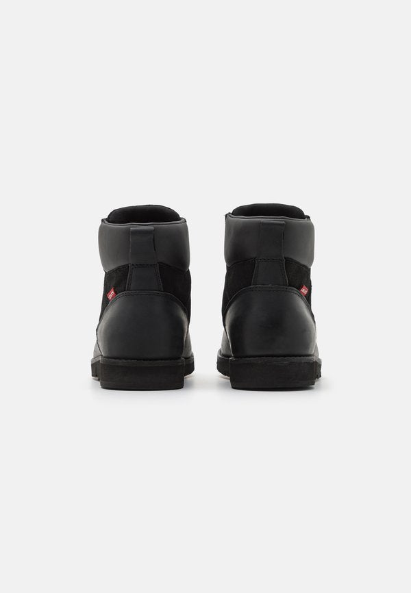 Levi's® JAX PLUS