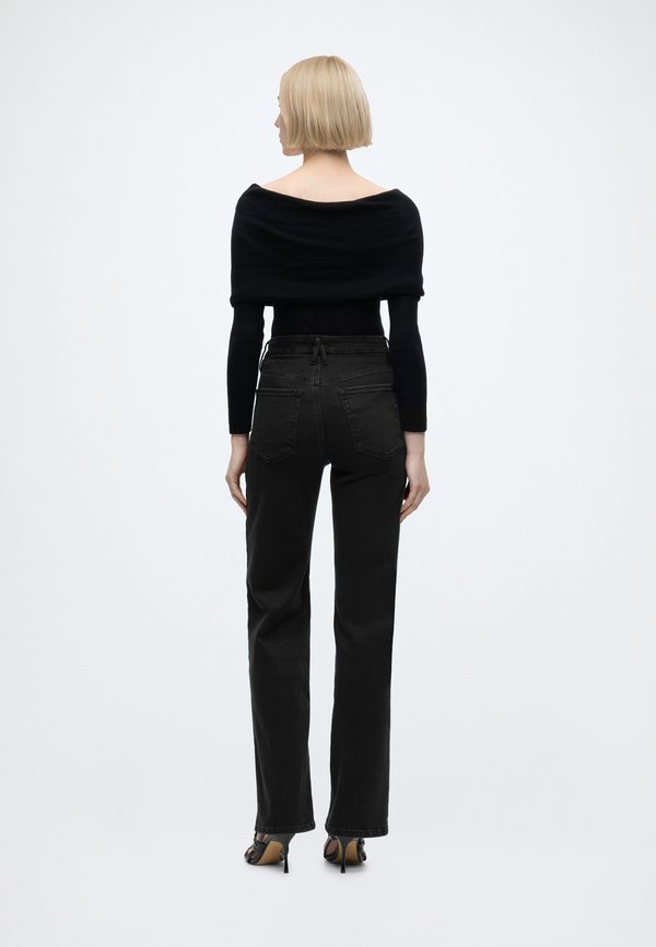 Good American SOFT TECH GOOD TRUE STRAIGHT JEANS