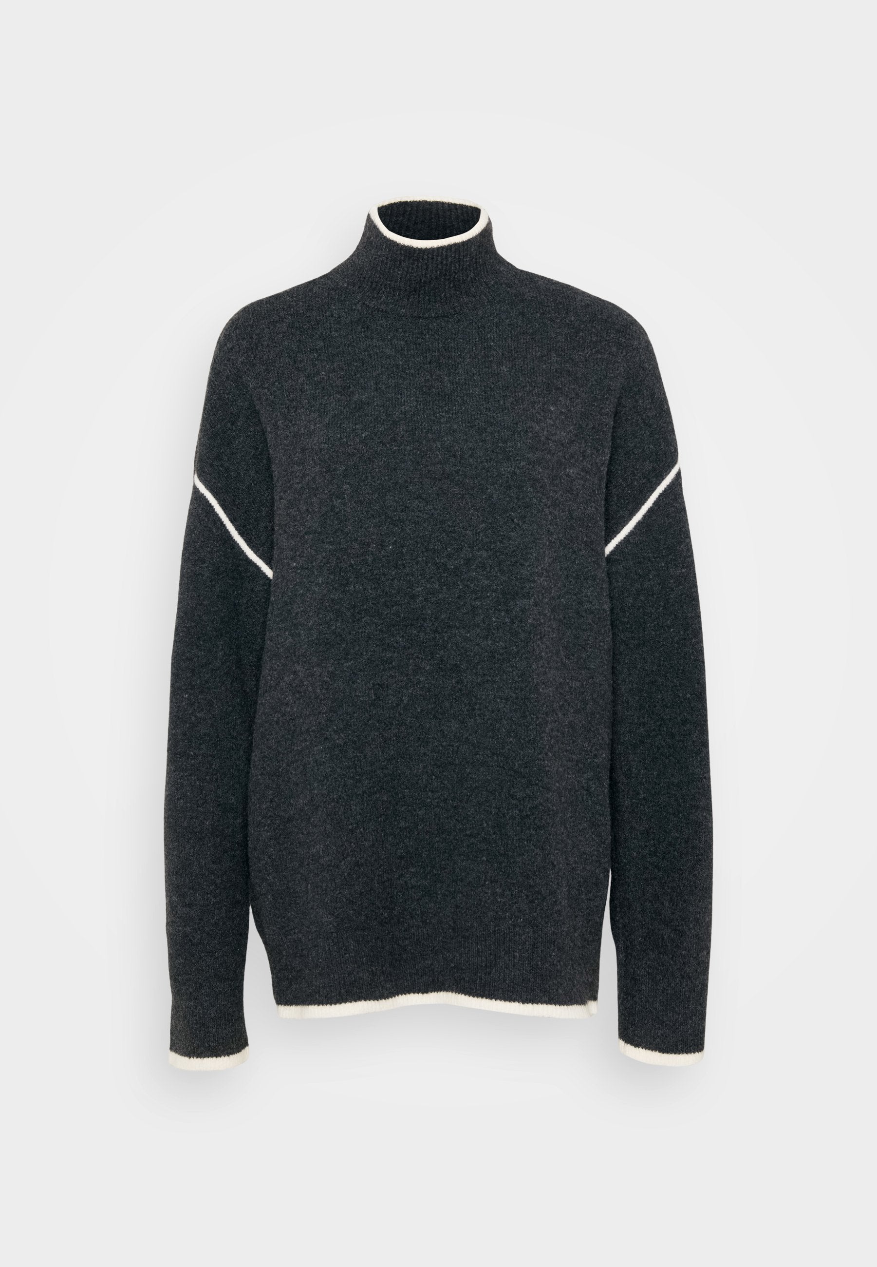 Dunkelgrauer Pullover mit hohem Kragen, der einen weißen Akzentstreifen über die Schultern und kontrastierende weiße Säume an den Ärmelenden und am unteren Saum aufweist.