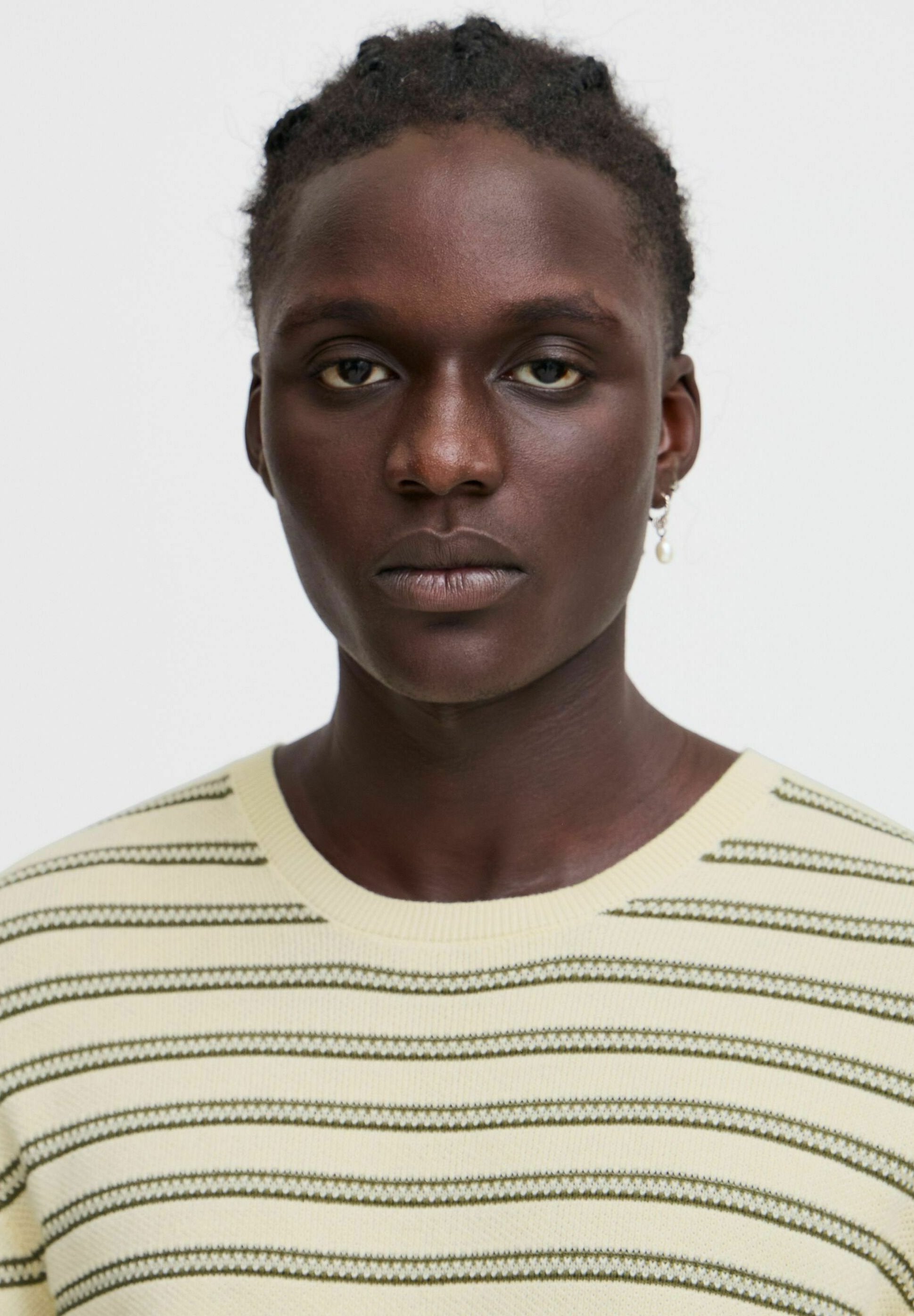 BHAJLAN FINE KNIT STRIPED Media 5