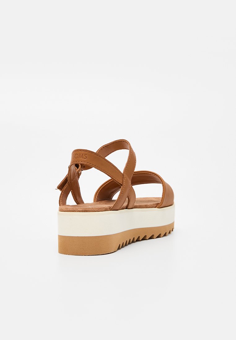 TOMS BRYNN