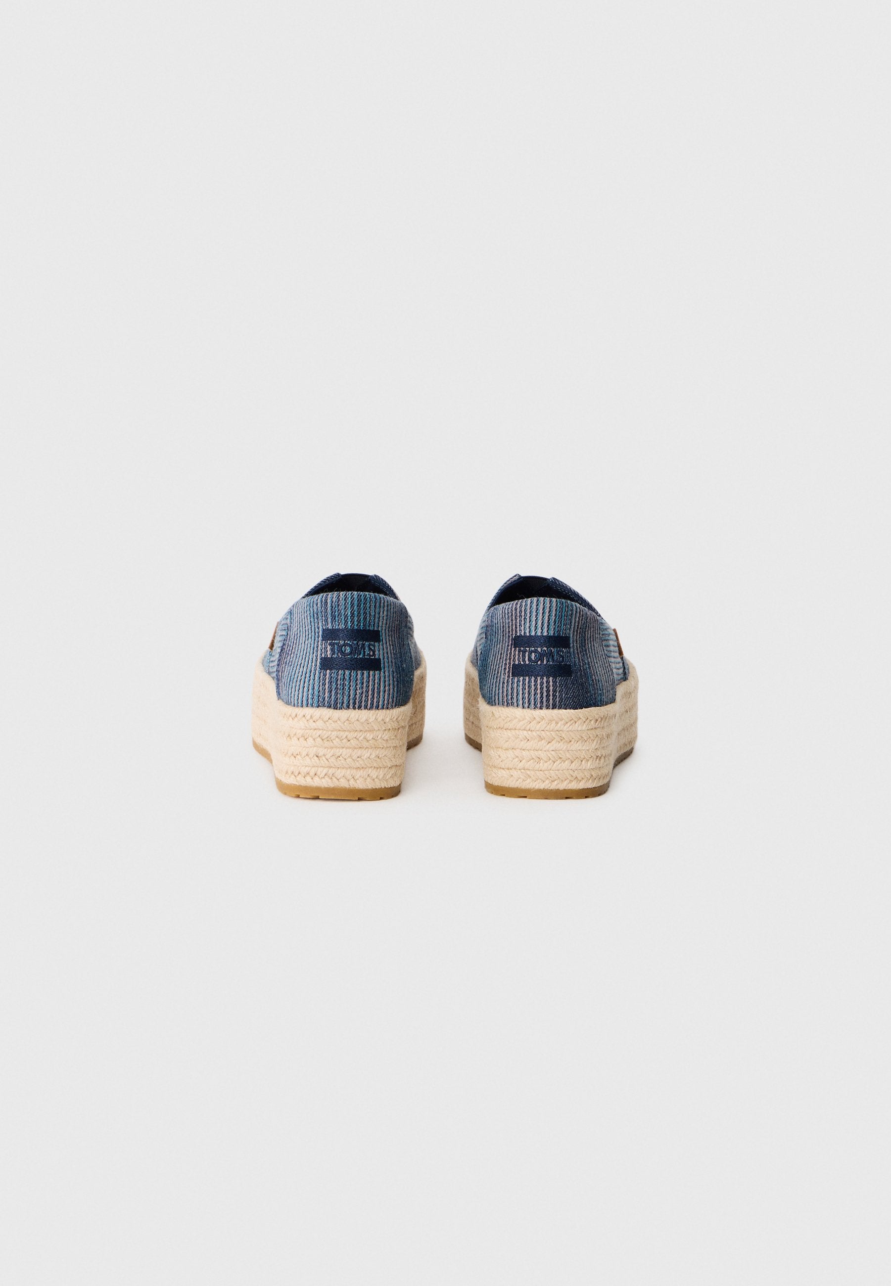 TOMS VALENCIA