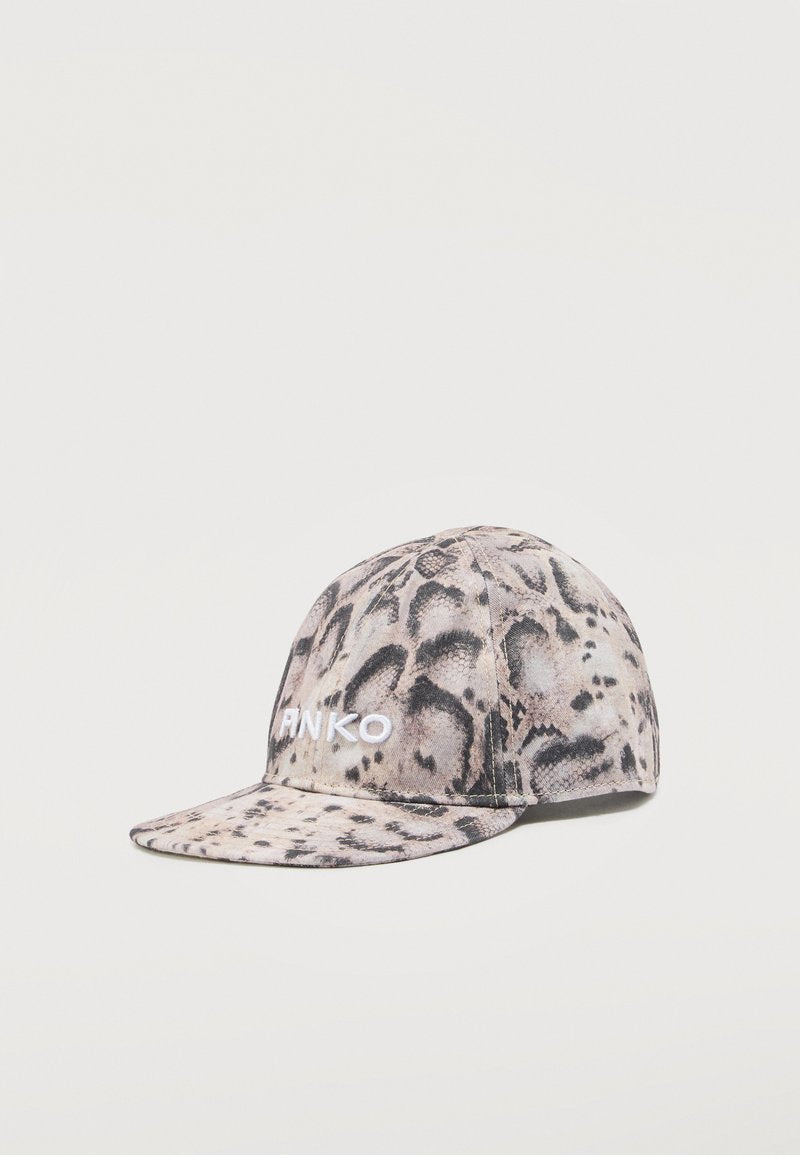 Baseballcap mit beigem und schwarzem Schlangenhautmuster und weiß gesticktem Text "ANKO" auf der Vorderseite, vor schlichtem hellem Hintergrund.