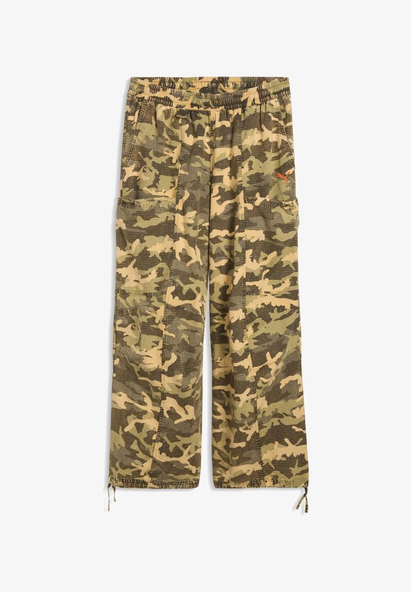 Puma SPC WOVEN CAMO PANTS OP UNISEX - Trousers - chai latte