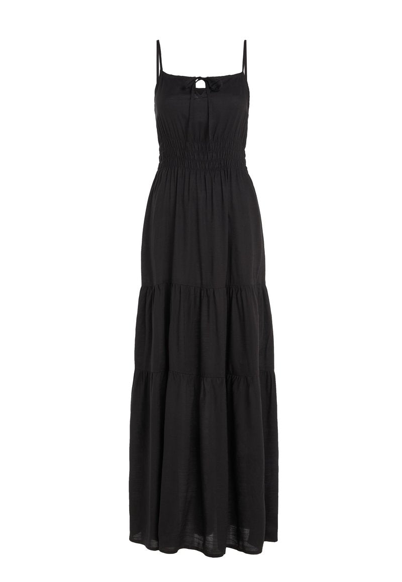 Schwarzes Maxikleid mit verstellbaren Spaghetti-Trägern, gerafftem Oberteil, gestuftem Rock und Schlitzdetail am Ausschnitt. Weicher, leichter Stoff.