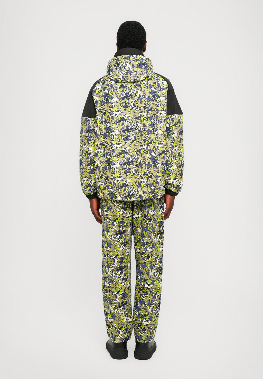 TRAIN VISIBILITY JACKET GRAPHIC Media 4
