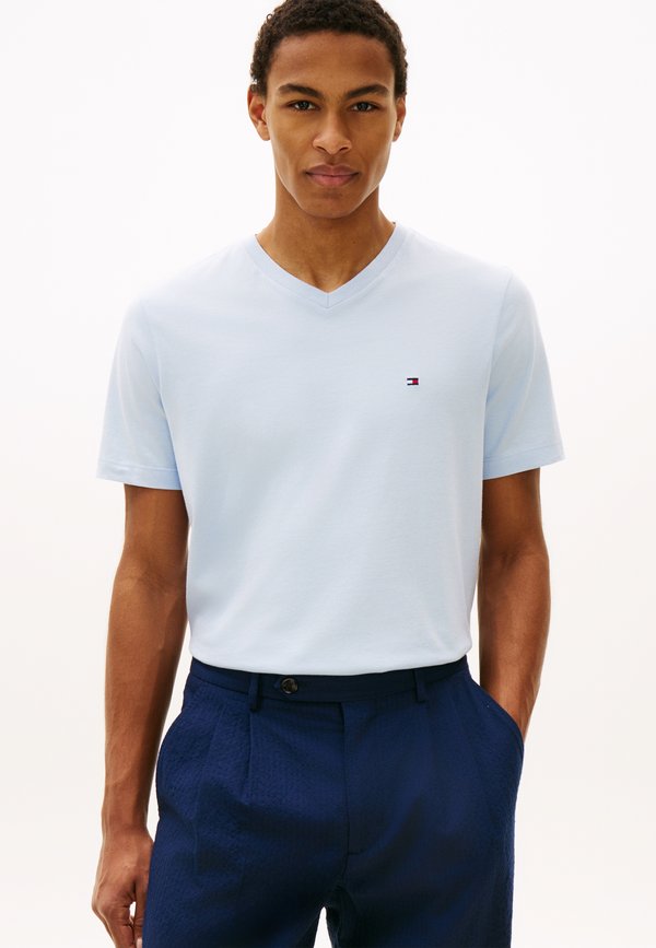 Tommy Hilfiger ESSENTIALS TEE - Basic T-shirt - breezy blue