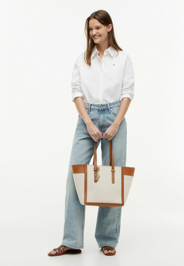 Tommy Hilfiger Handbag - cognac