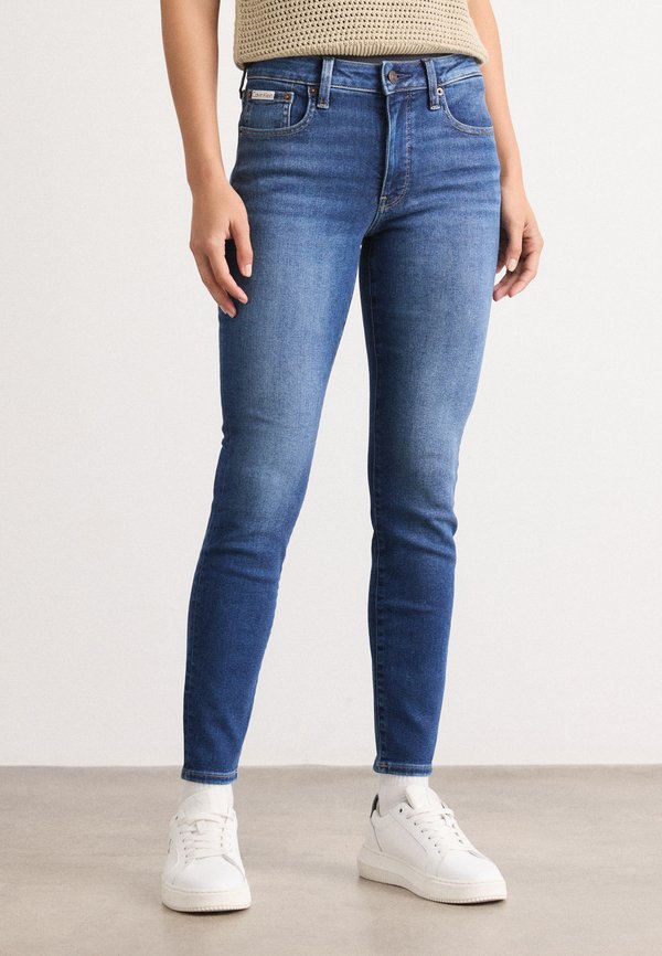 Calvin Klein Jeans MID RISE