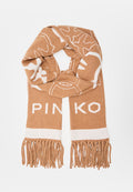 Brauner und beiger Strickschal mit Fransen, Blumenmustern und dem Wort "PINKO" in Großbuchstaben auf einfarbigem Hintergrund.