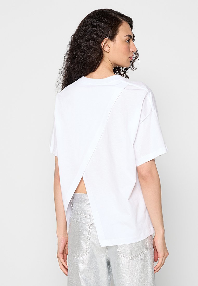 AllSaints AVRI