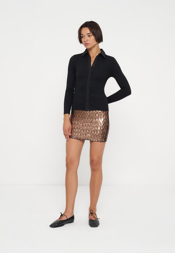 DKNY