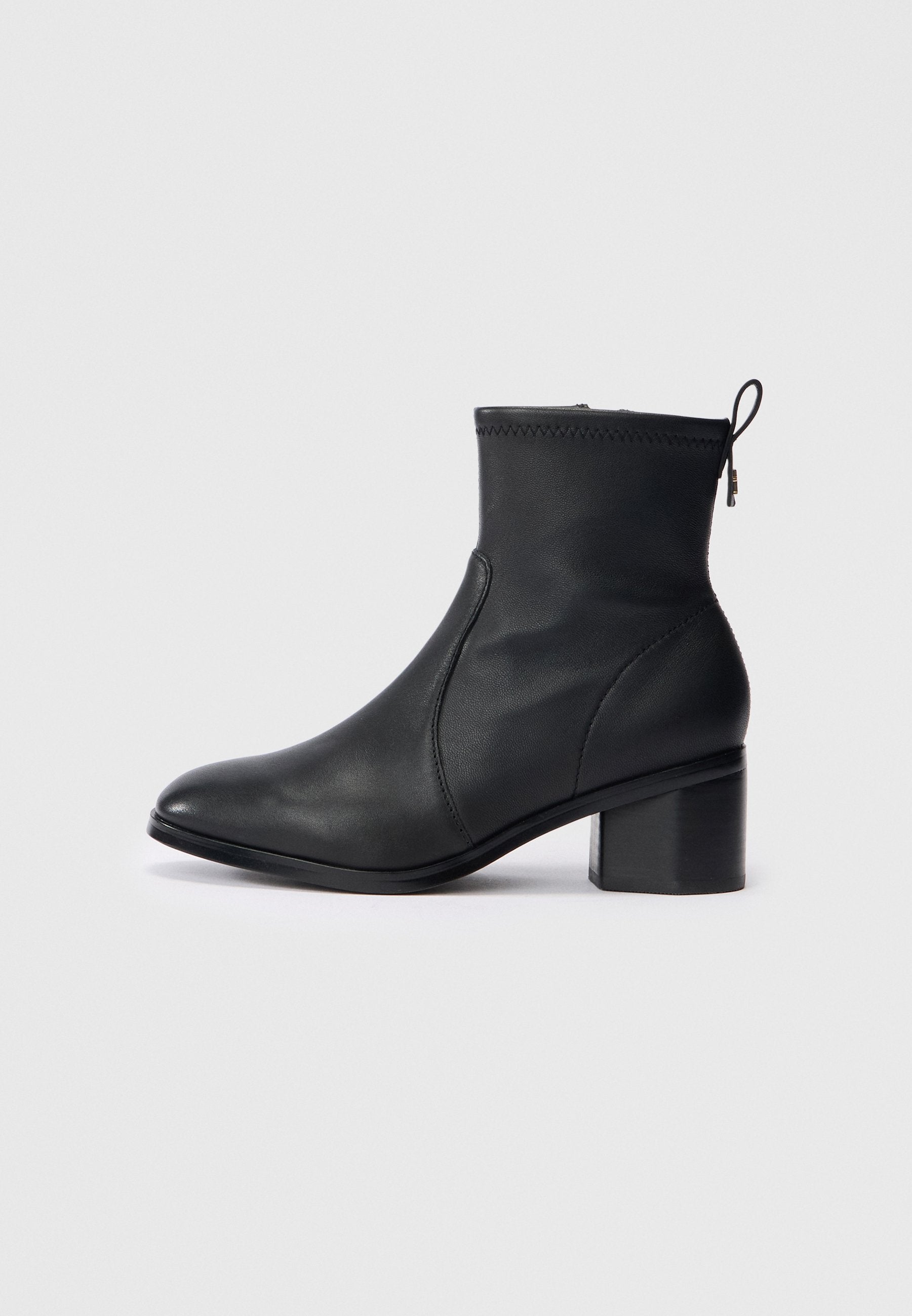 STRETCH BOOTIE Media 1