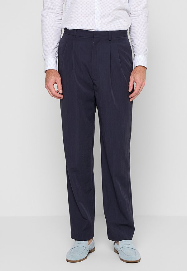 Calvin Klein REGULAR FIT