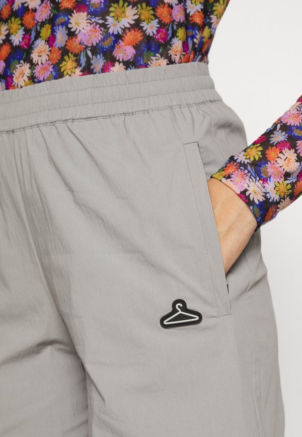 Holzweiler HANGER TRACK PANTS
