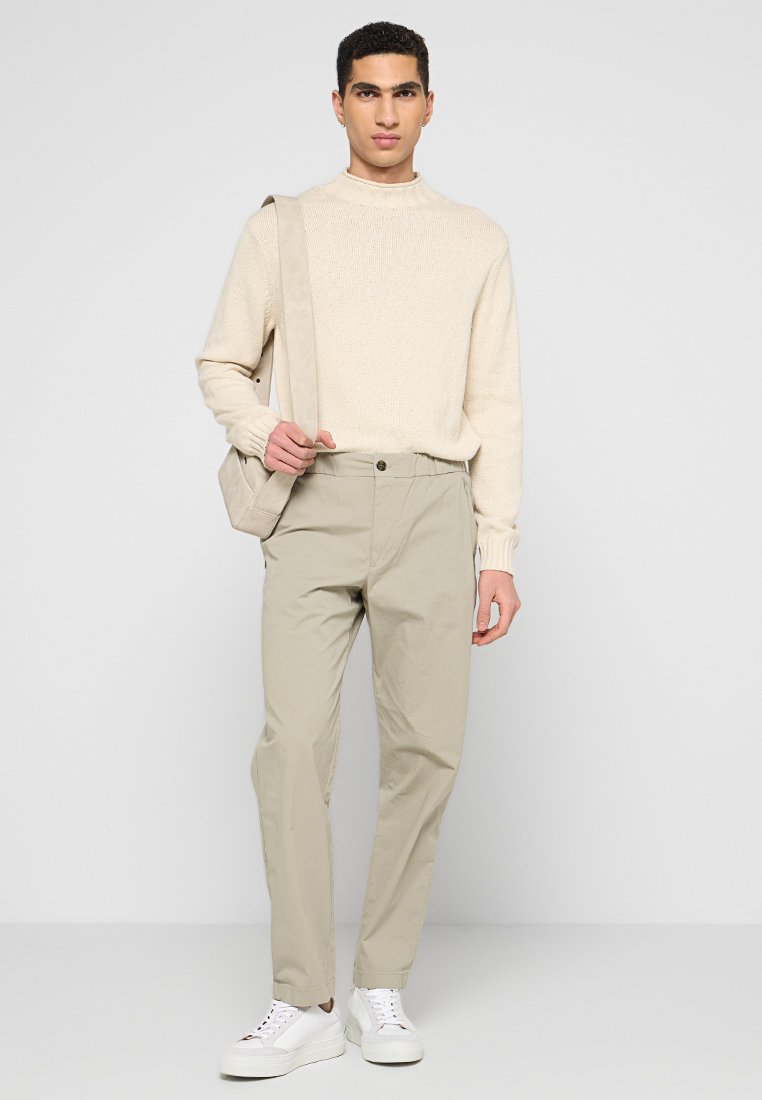 NN.07 VALENTIN REGULAR FIT