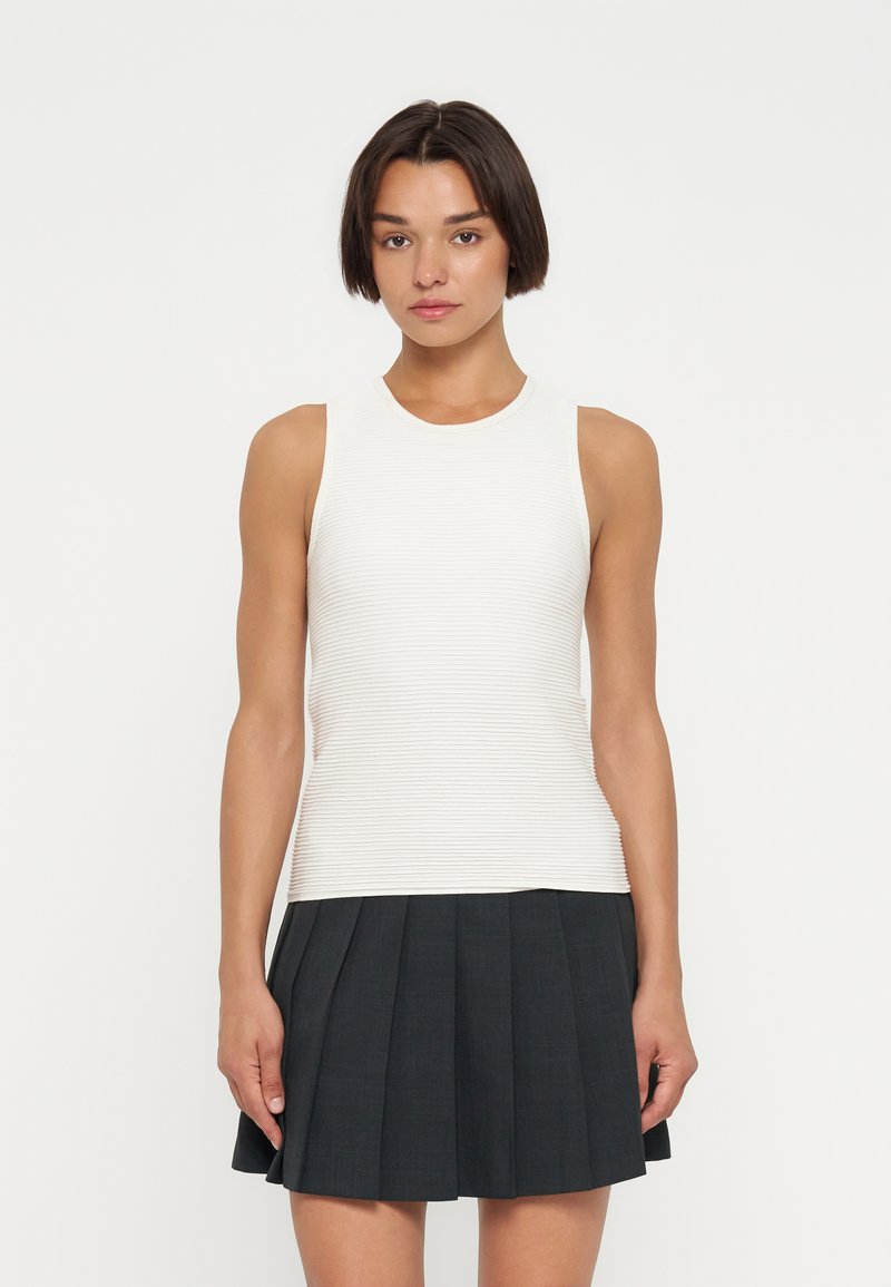DKNY Top Media 1