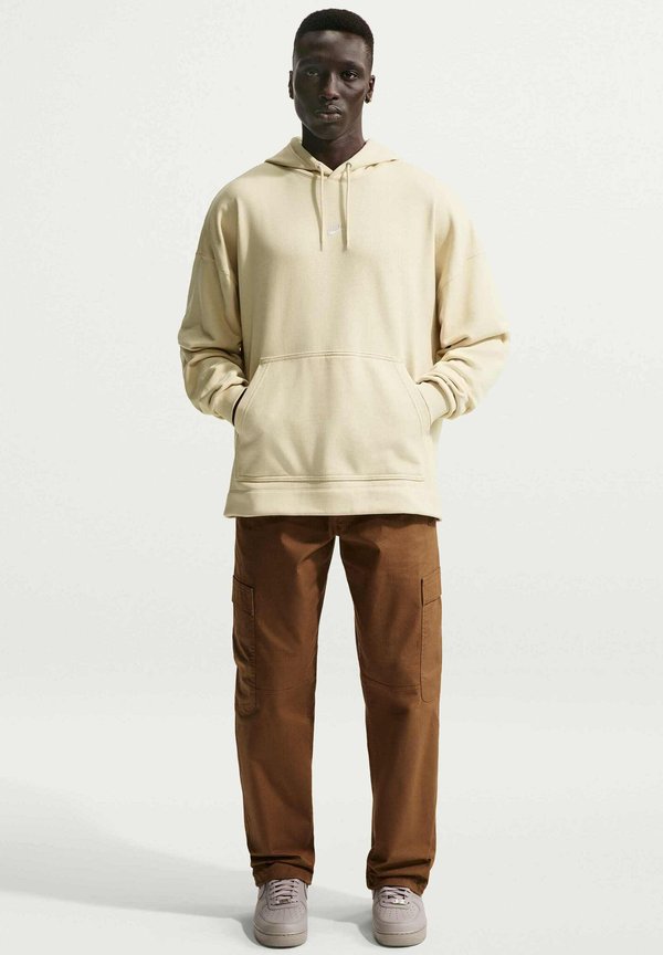 Nike Sportswear M NK CLUB FT OS PO HOODIE - Hoodie - light khaki light khaki white