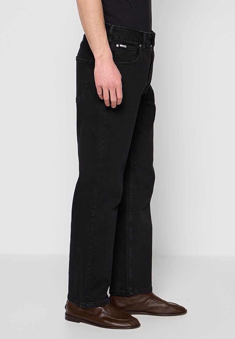 Lindbergh Loose Jeans Media 2