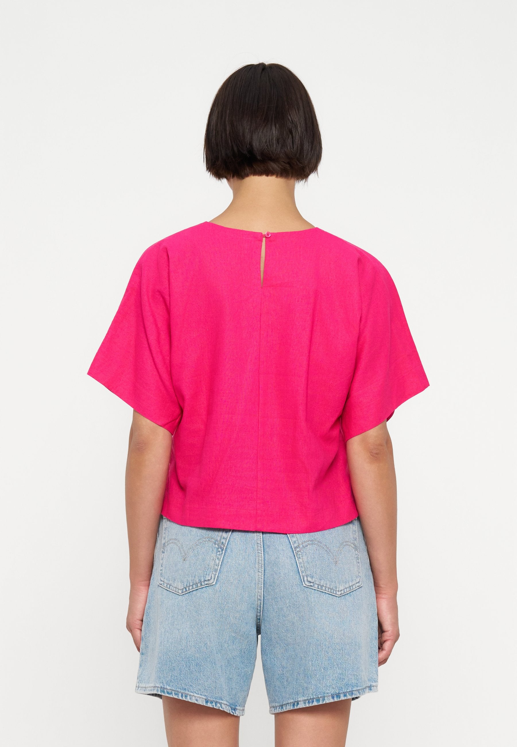 DKNY