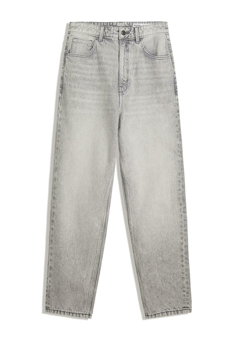 Tapered Fit Media 1