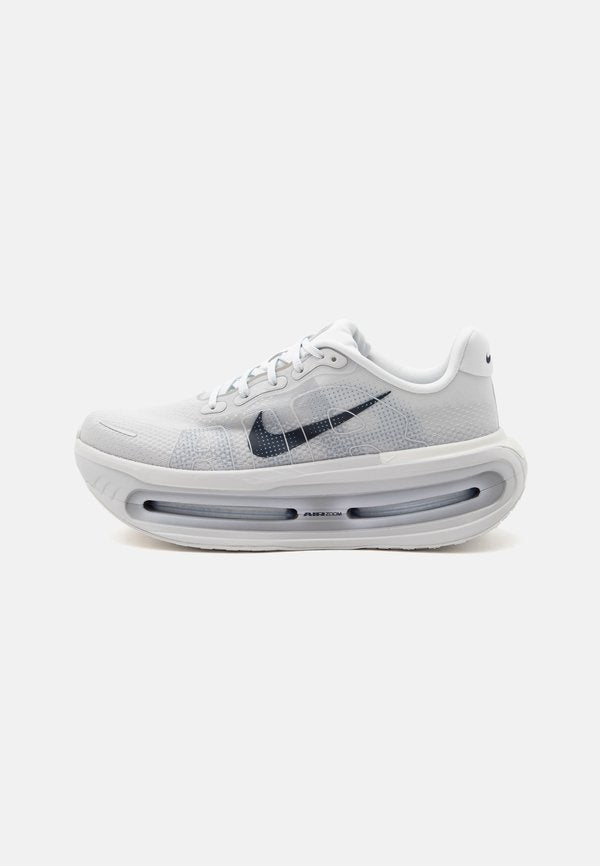 Nike Performance VOMERO PREMIUM - Road running shoes - off white/dark obsidian/grey fog/wolf grey/work blue/pure platinum-coloured